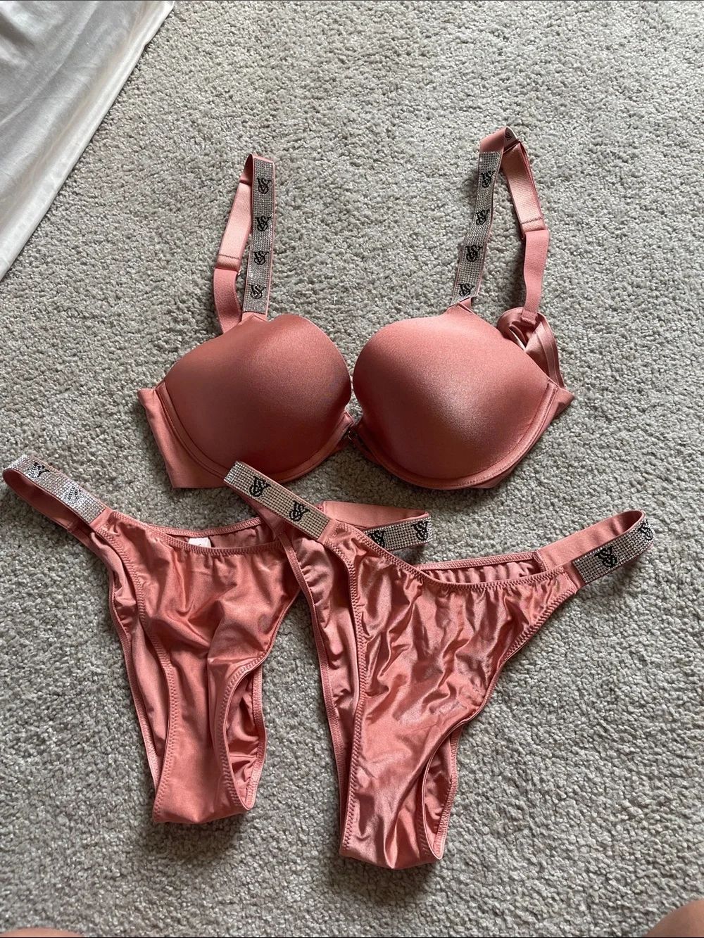 NWT- Victoria's Secret Satin Push-Up Bra & Matching Thongs — Rose Pink